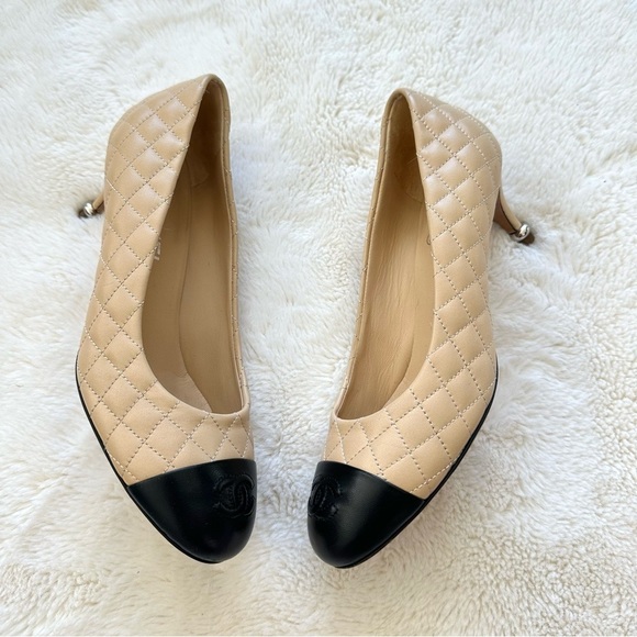 CHANEL Shoes - CHANEL women heel shoes size 39 EU Authentic Retail 1250$